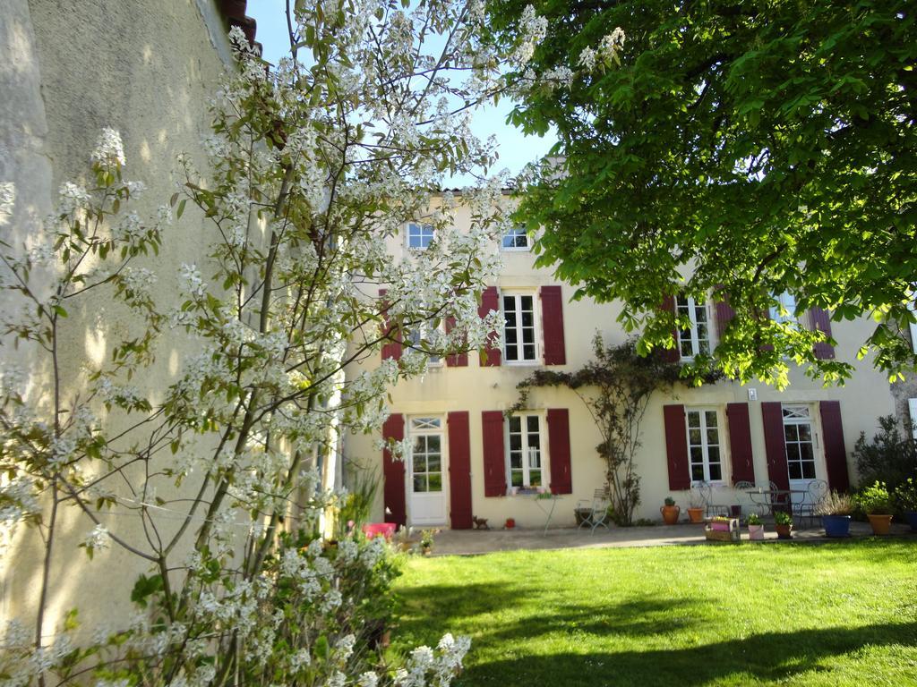 Le Logis De La Poupeliere Bed & Breakfast Vouhe  Exterior photo