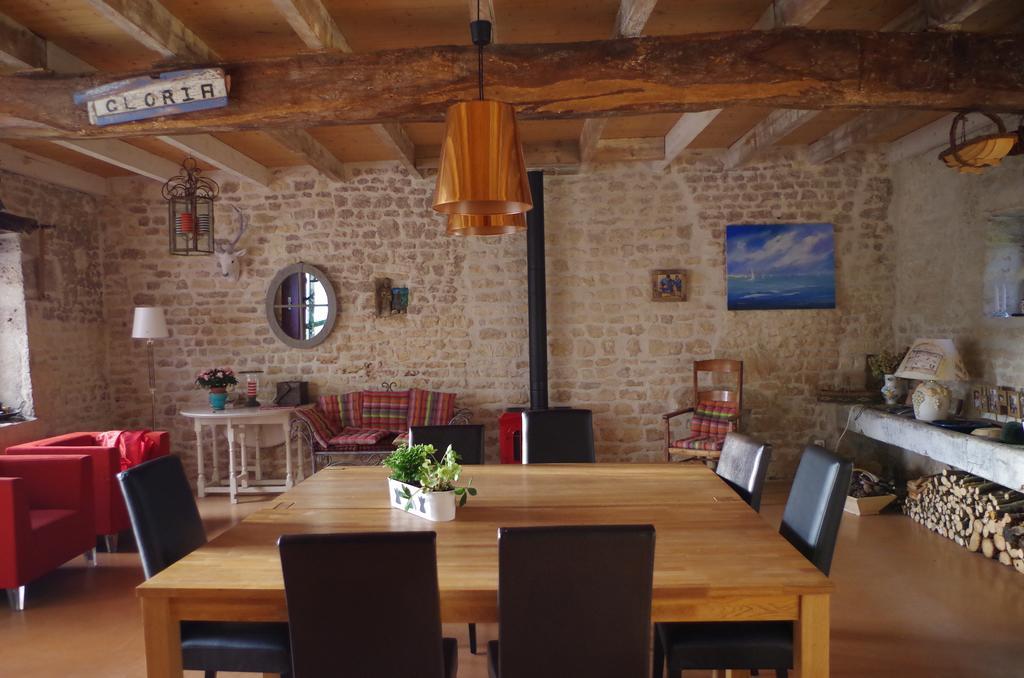 Le Logis De La Poupeliere Bed & Breakfast Vouhe  Exterior photo