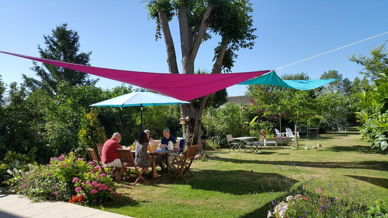 Le Logis De La Poupeliere Bed & Breakfast Vouhe  Exterior photo